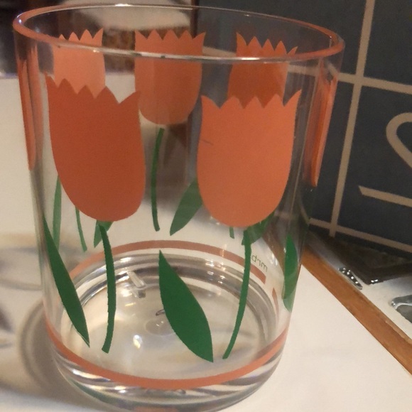 set of six double old-fashioned plastic glasses, tulip design. New. - Picture 2 of 4
